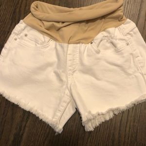 MATERNITY Joe’s 4in cut off shorts - size 29